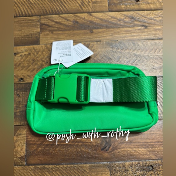 🍋 Lululemon Everywhere Belt Bag with Long Strap, NWT - Picture 4 of 11